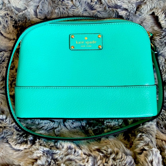 kate spade Handbags - Kate Spade Crossbody
